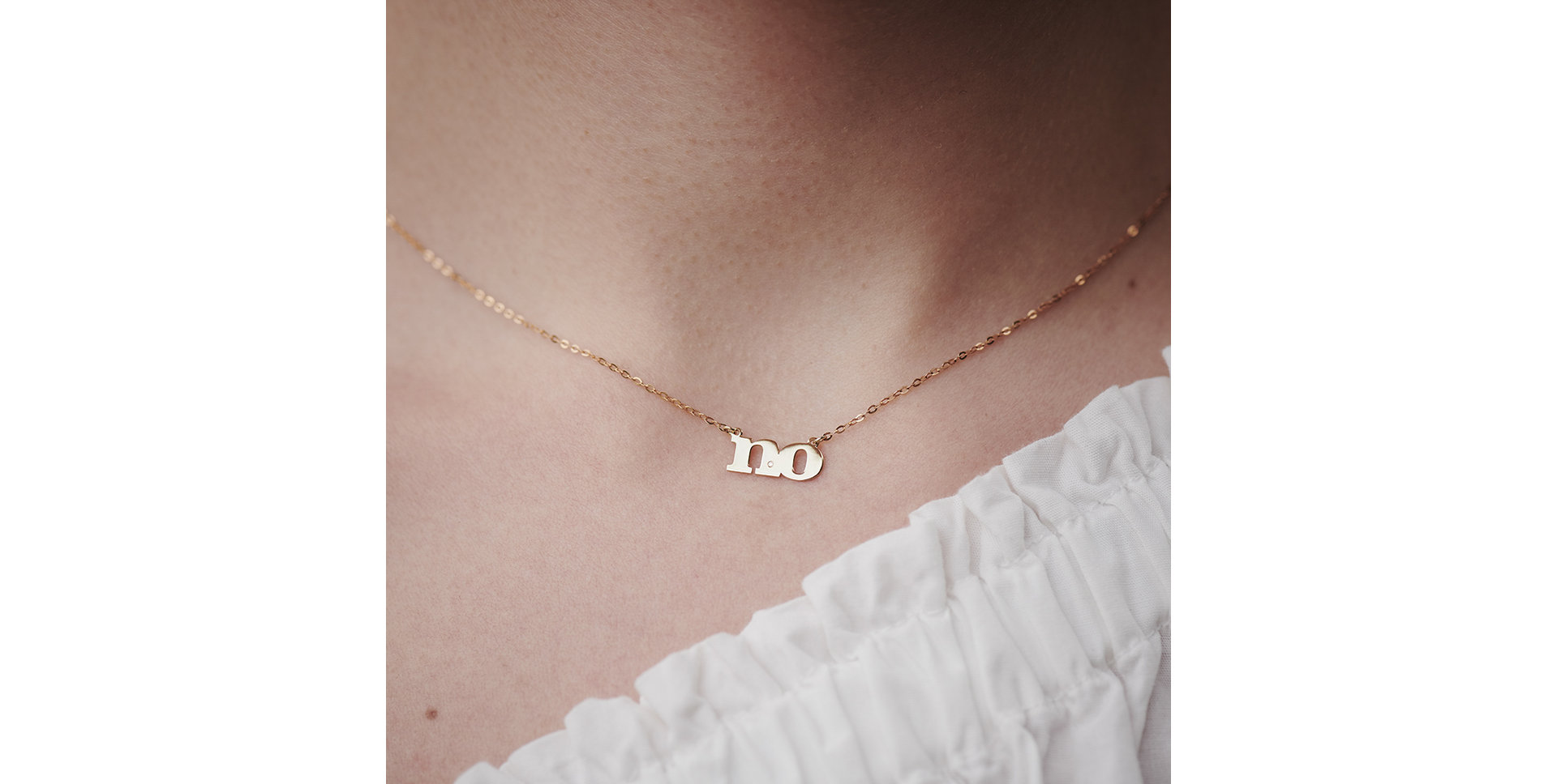 Náhrdelník s diamantom NO