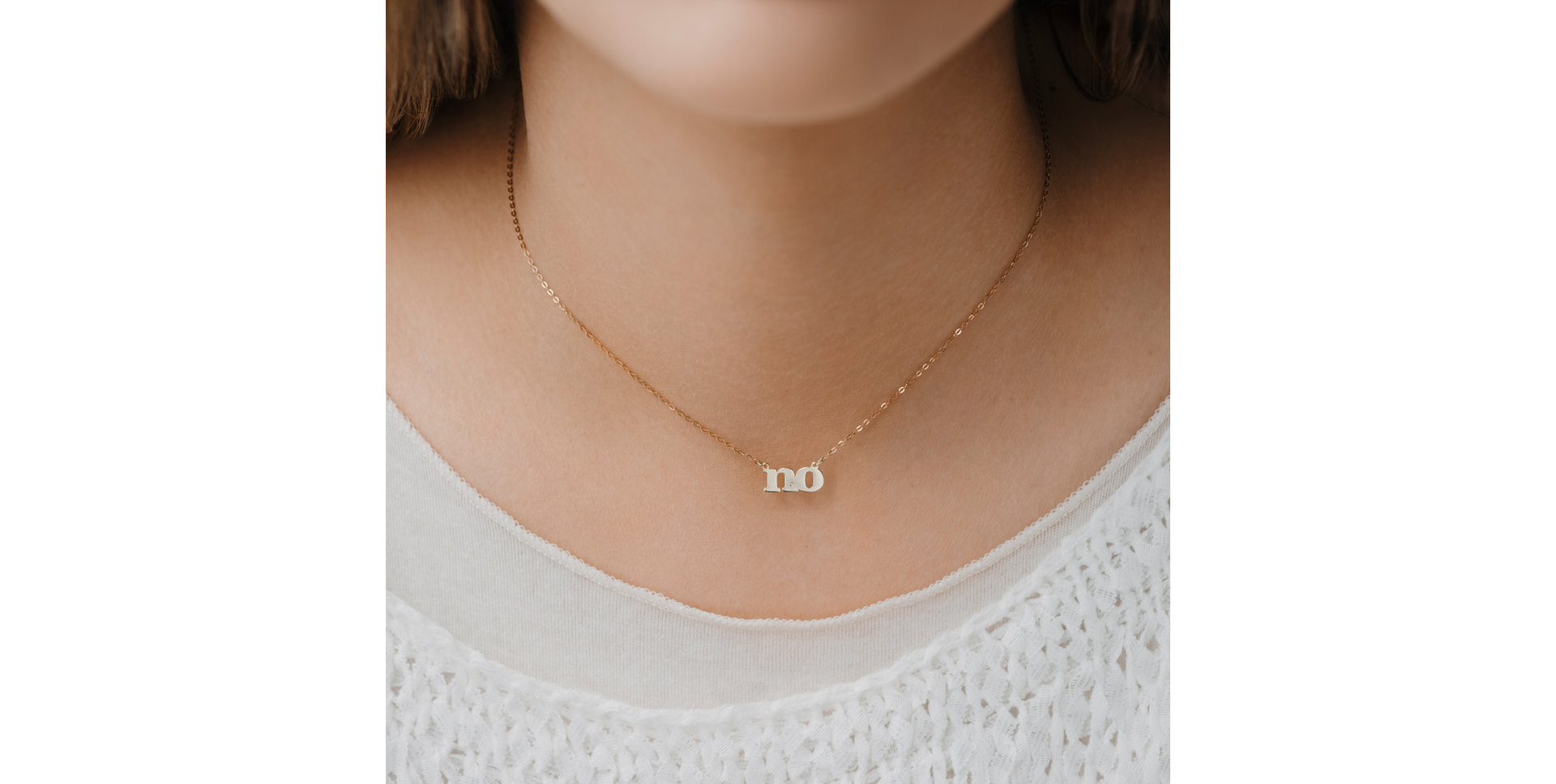 Náhrdelník s diamantom NO