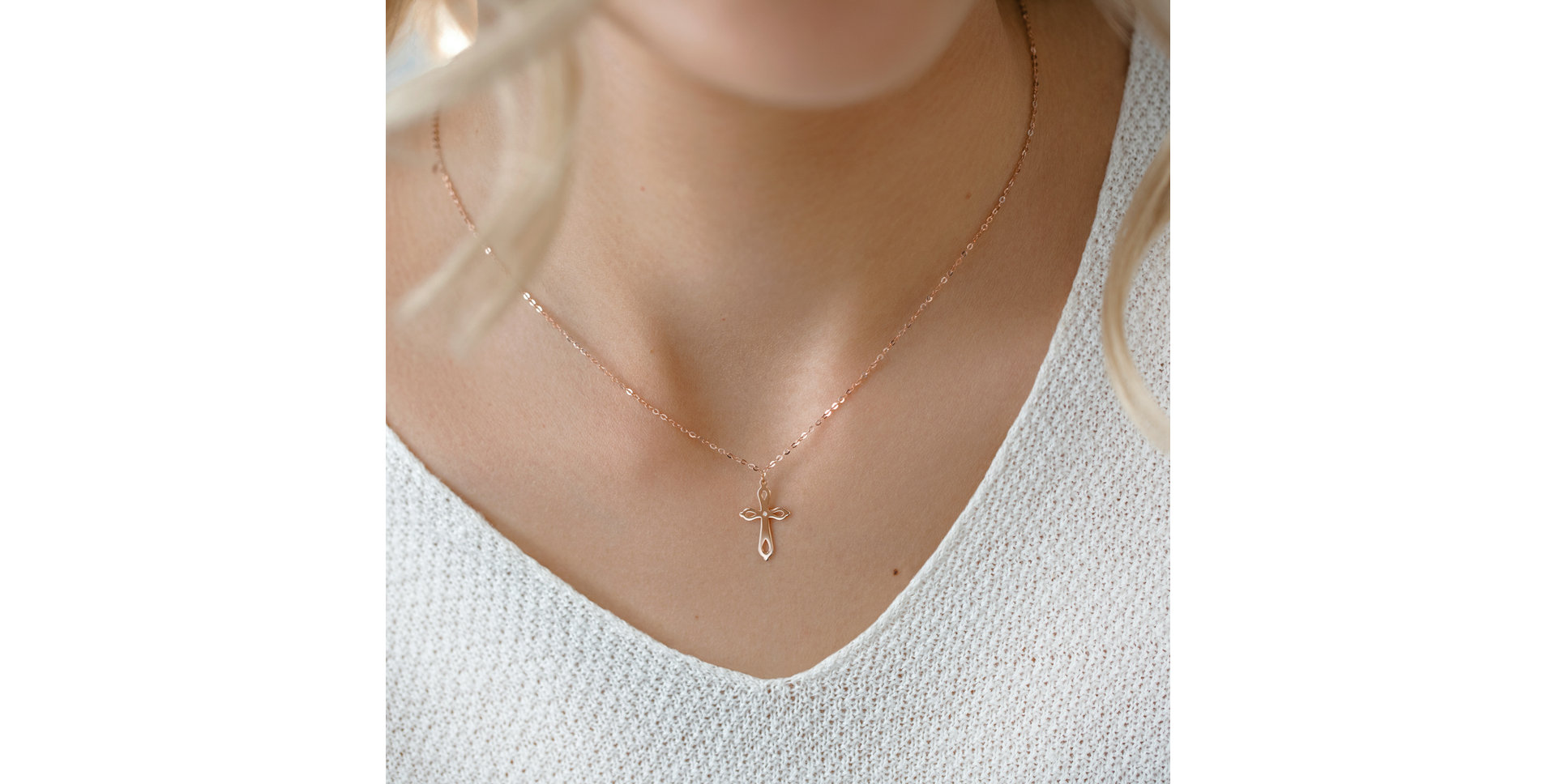 Náhrdelník s diamantom Classic Cross