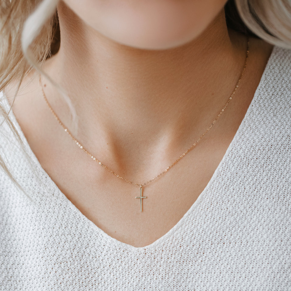 Náhrdelník s diamantom Cross