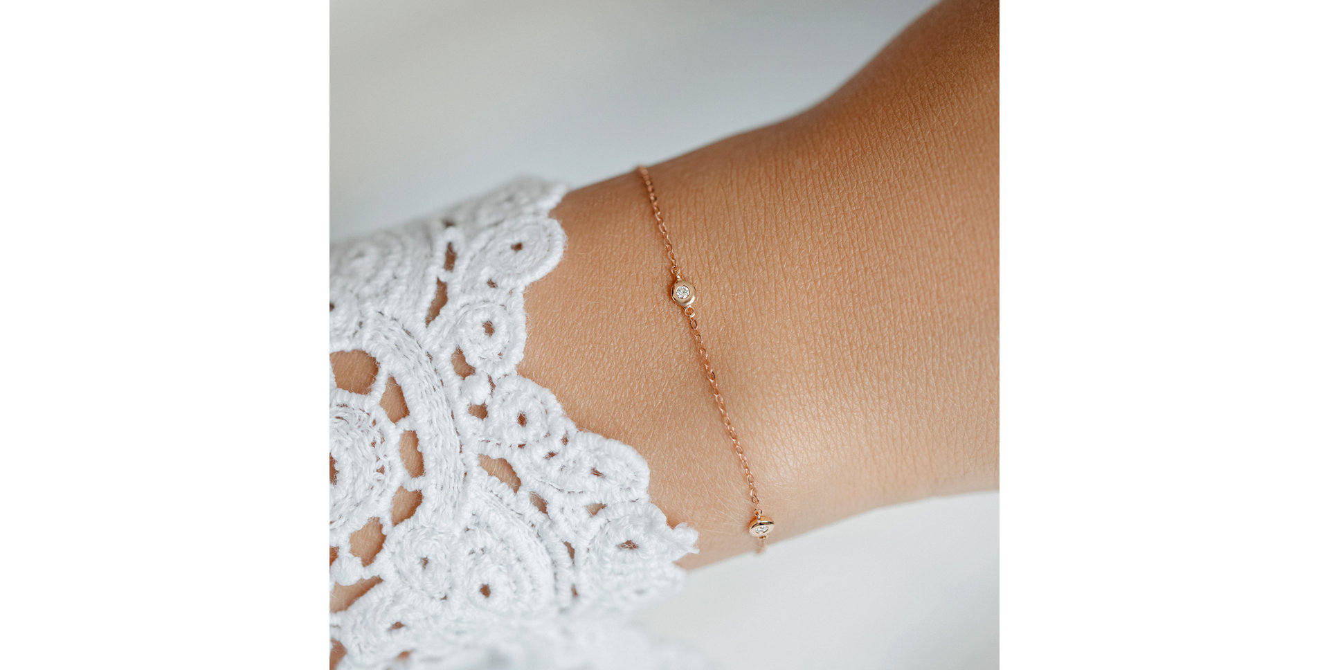 Náramok s diamantmi a rubínmi Dots