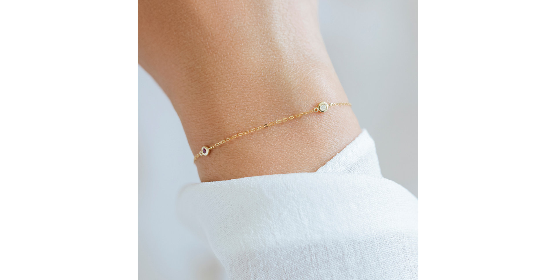 Náramok s diamantom a zafírmi Dots