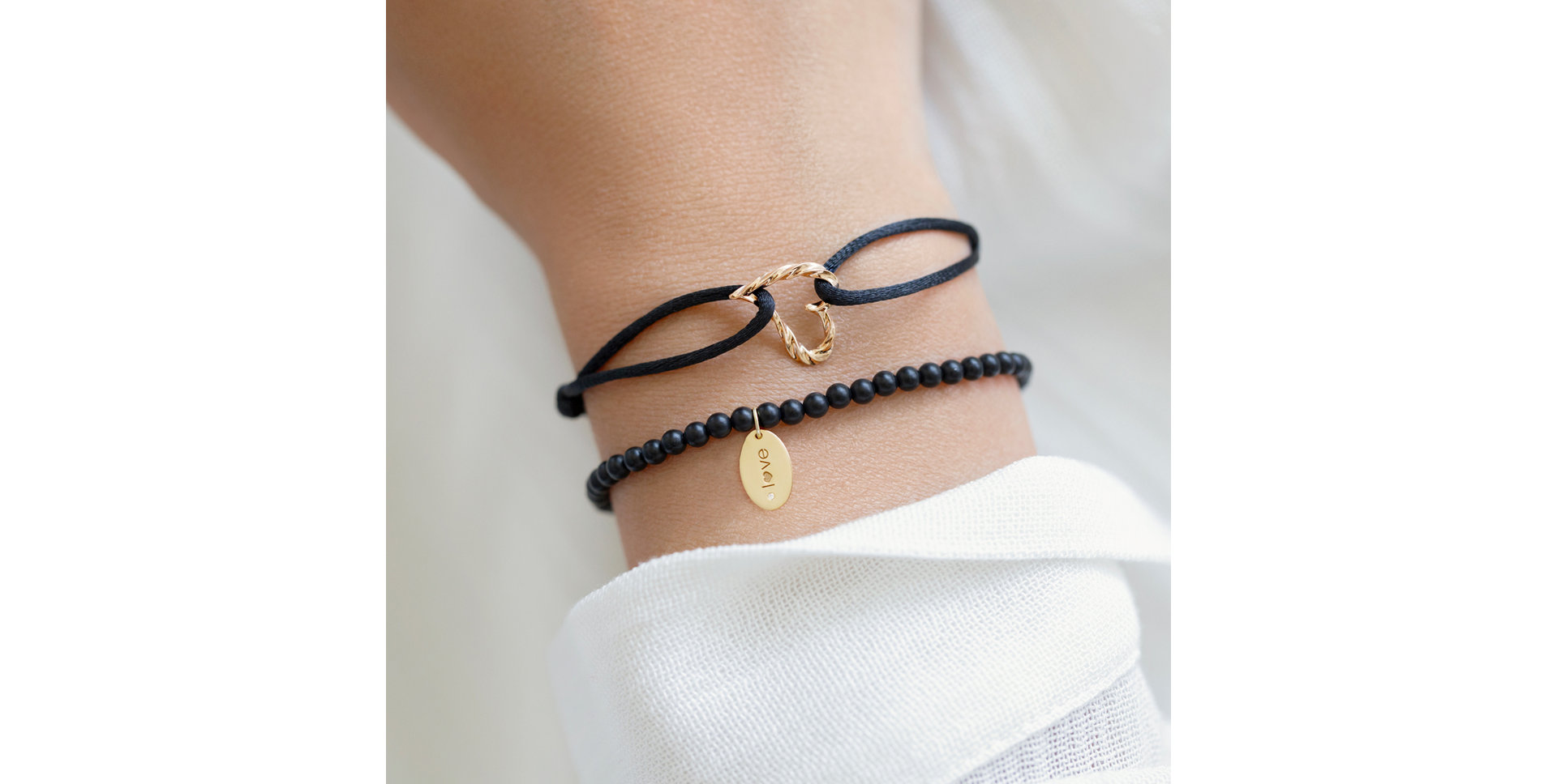 Náramok so šnúrkou Vášeň