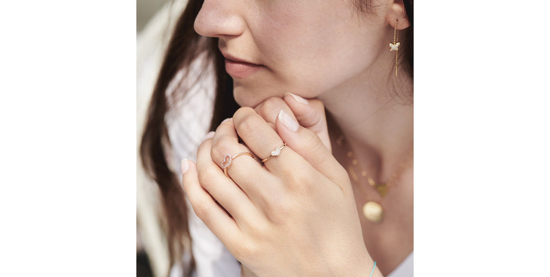 Náušnice s čiernymi diamantmi Amazing Butterfly