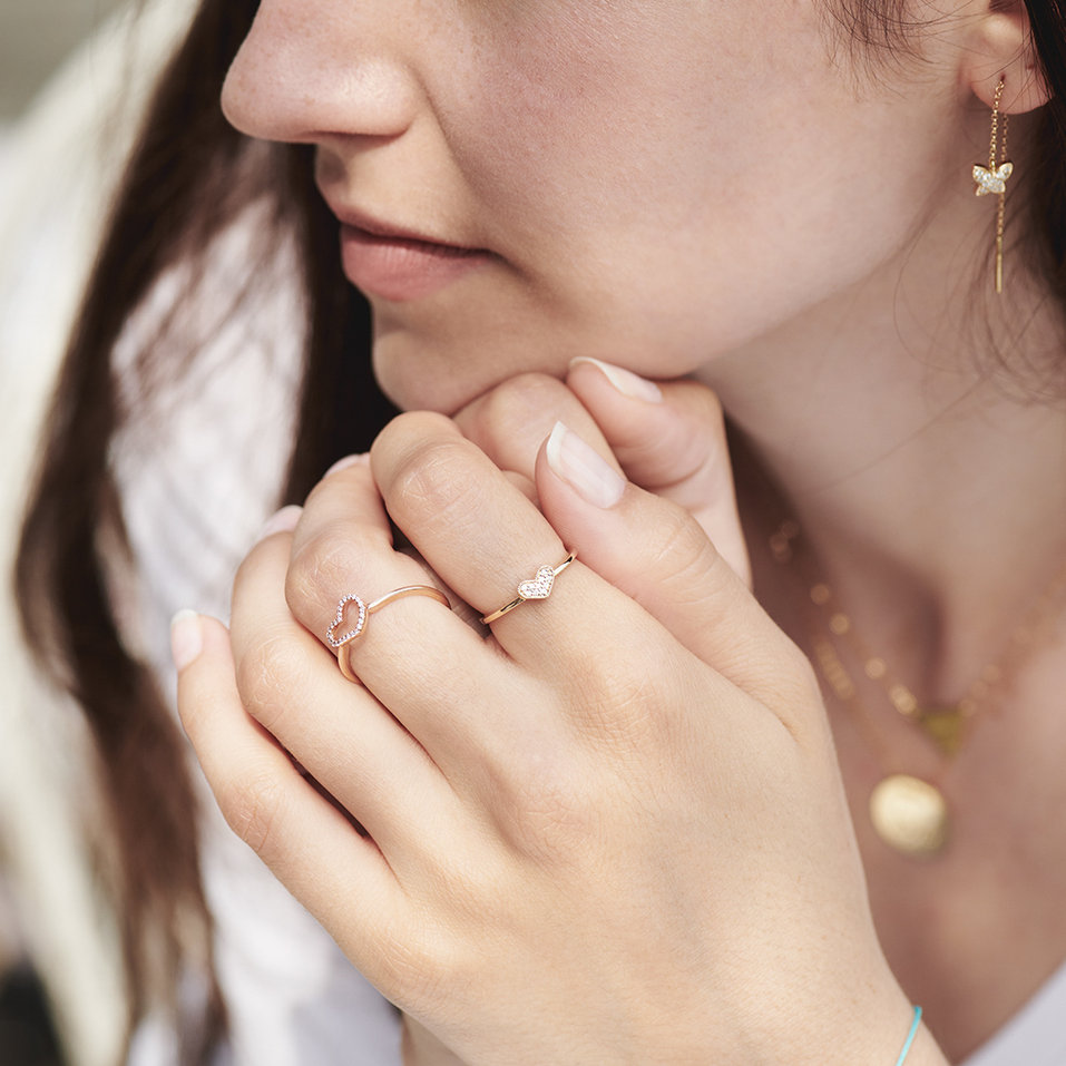 Náušnice s čiernymi diamantmi Amazing Butterfly