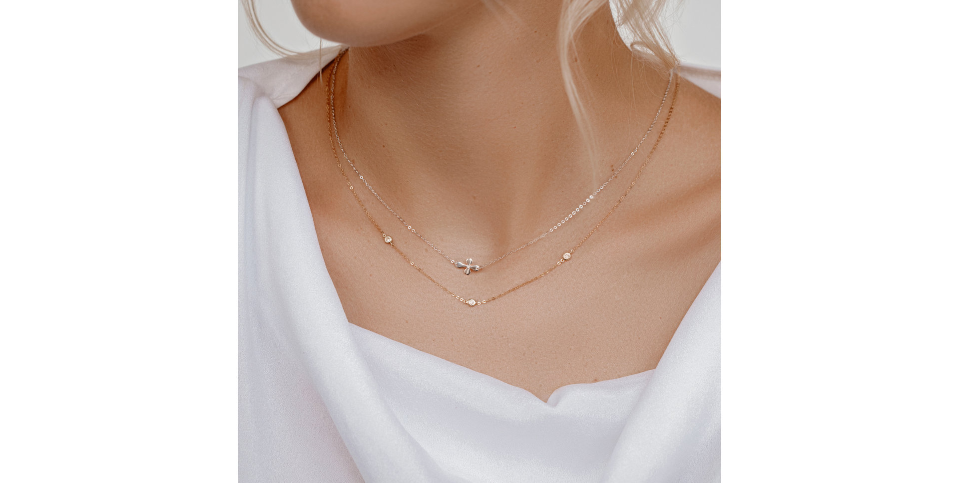 Náhrdelník s diamantom Pomp Religion