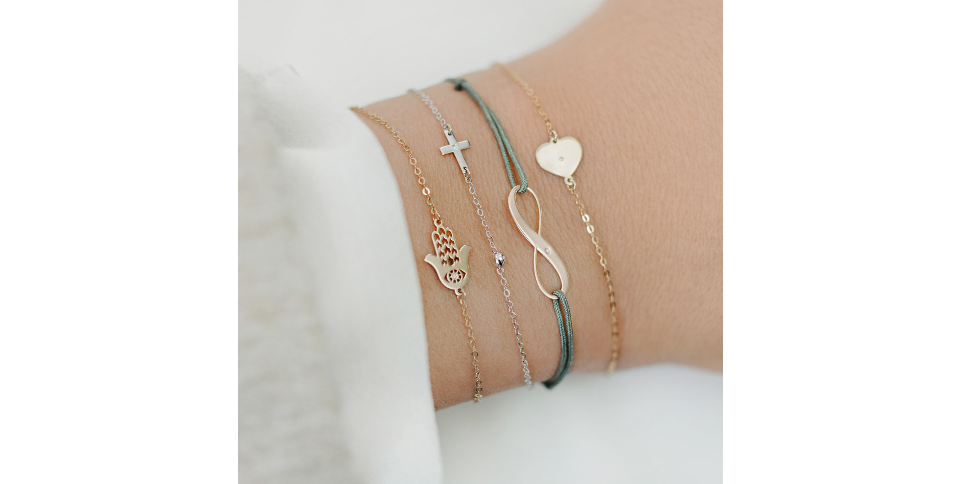 Diamantový náramok so šnúrkou Infinity