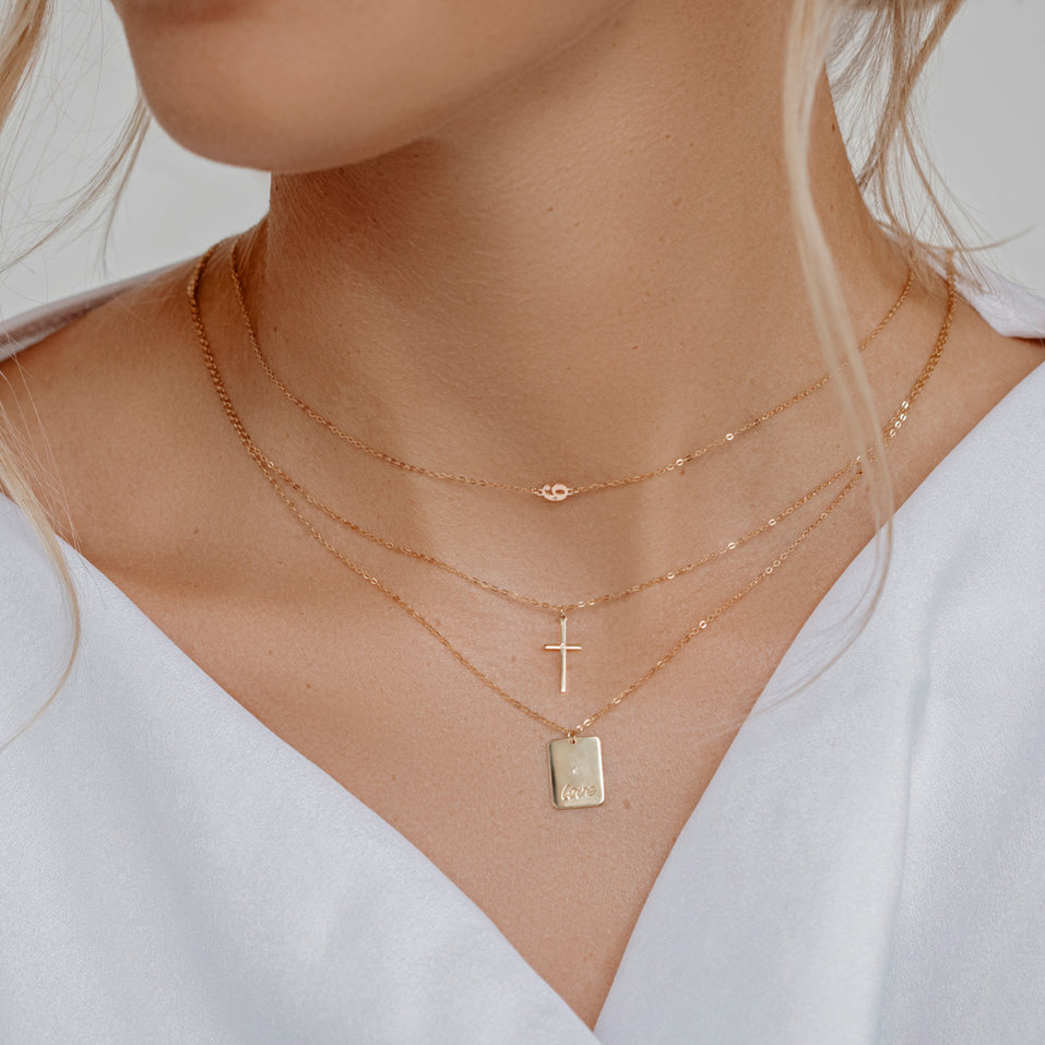 Náhrdelník s diamantom Cross