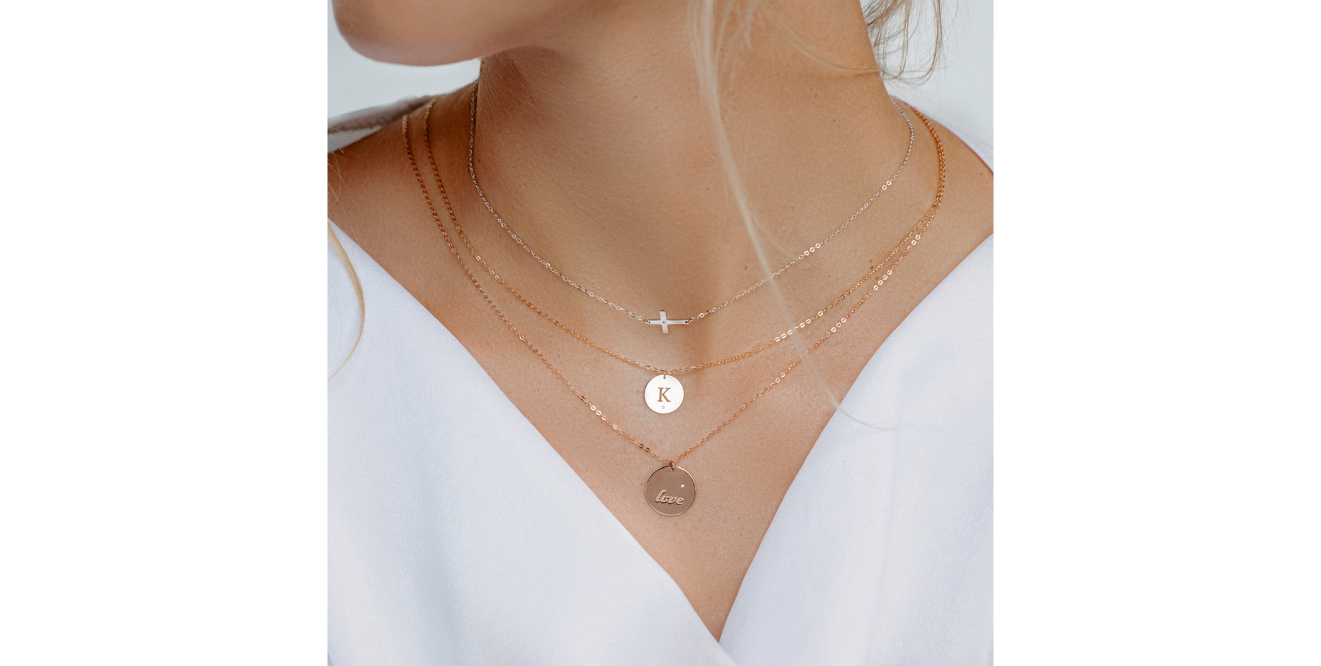 Náhrdelník s diamantom Love