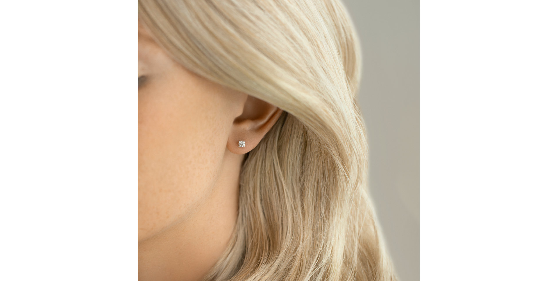 Náušnice s diamantom Essential Sparks