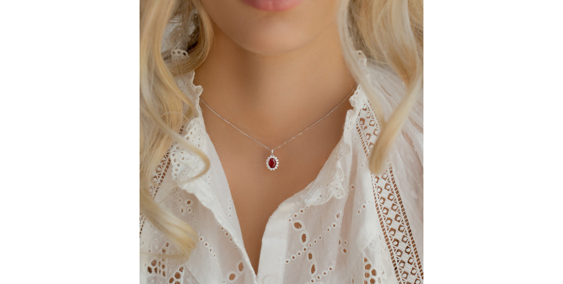 Prívesok s rubínom a diamantmi Princess