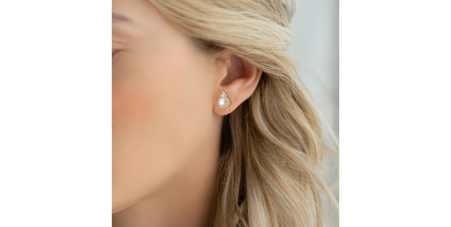 Náušnice s diamantmi a perlou Endless Beauty