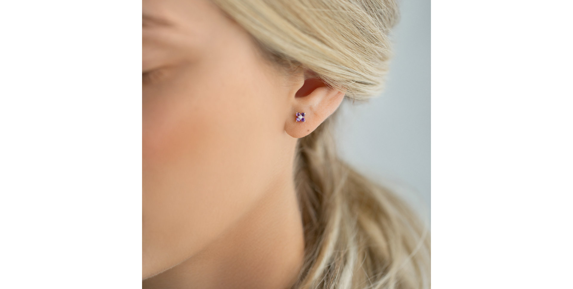 Náušnice s diamantom a rhodolity Divine Bloom