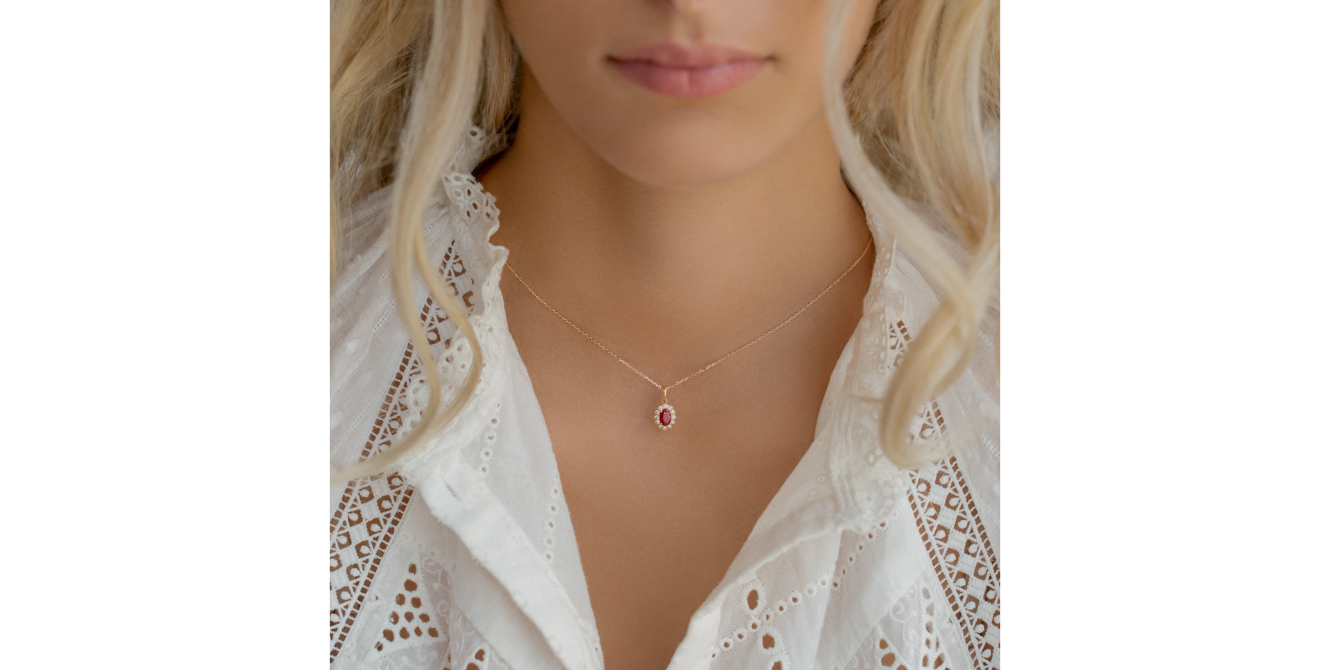 Prívesok s rubínom a diamantmi Princess