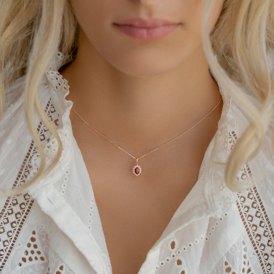 Prívesok s rubínom a diamantmi Princess