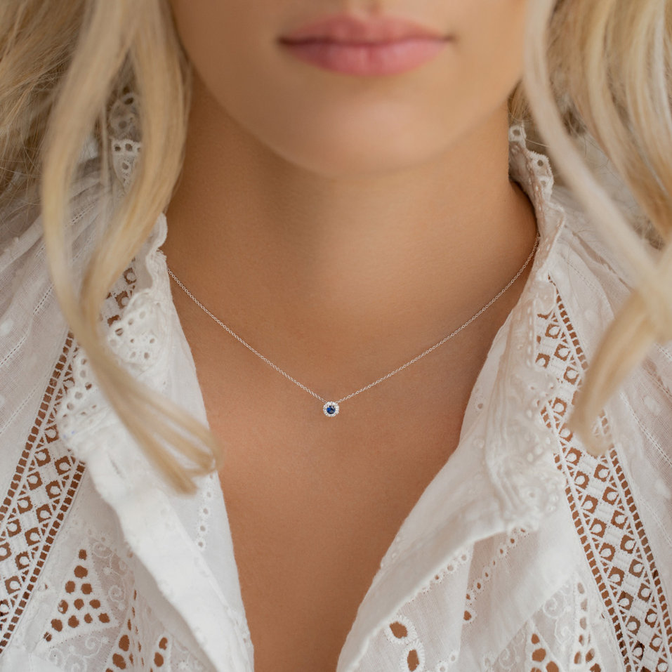 Náhrdelník so smaragdom a diamantmi Curvy Wish