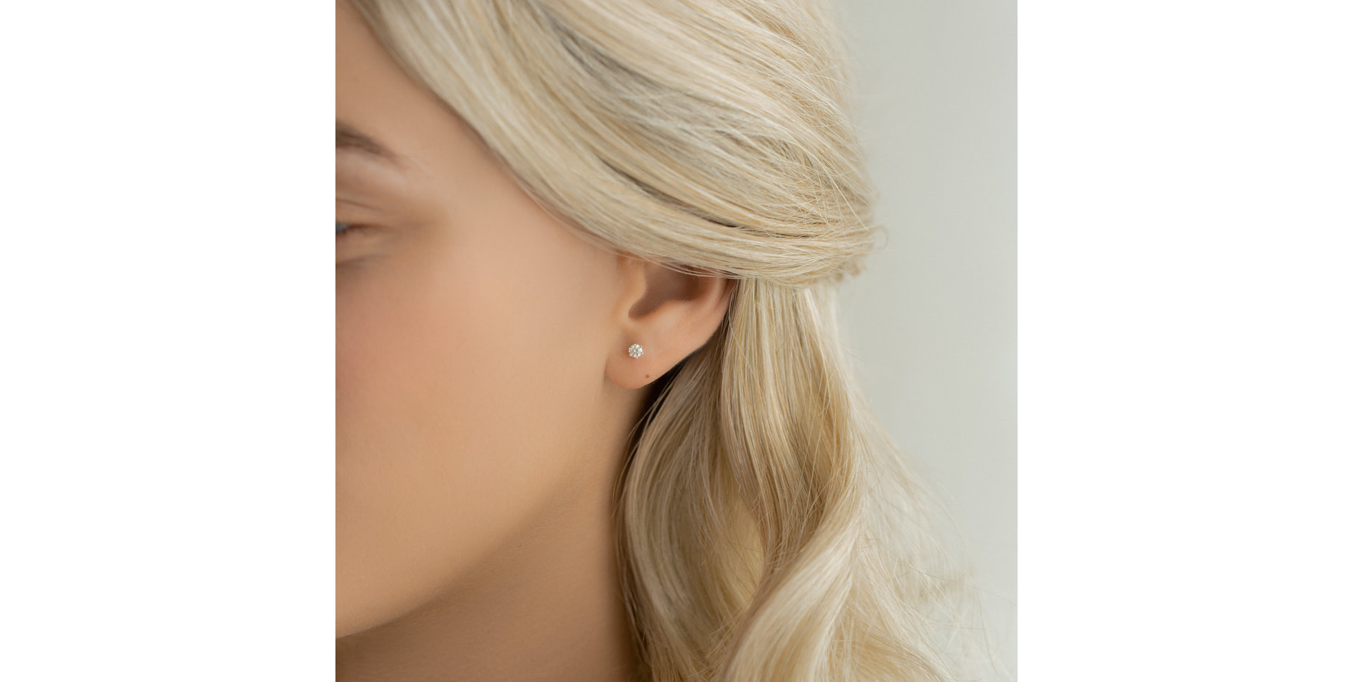 Náušnice s diamantom Essential Sparks