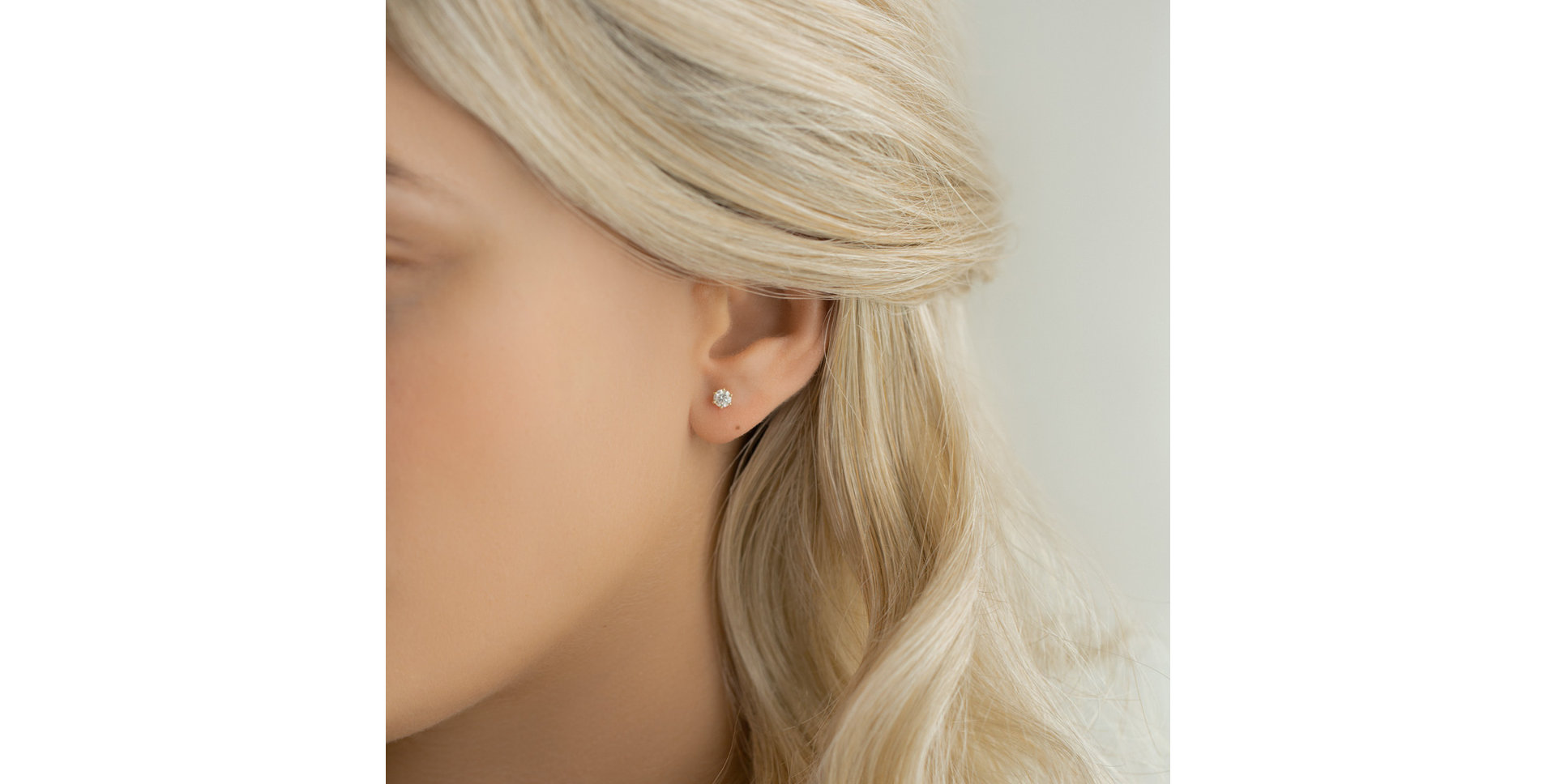 Náušnice s diamantom Essential Sparks