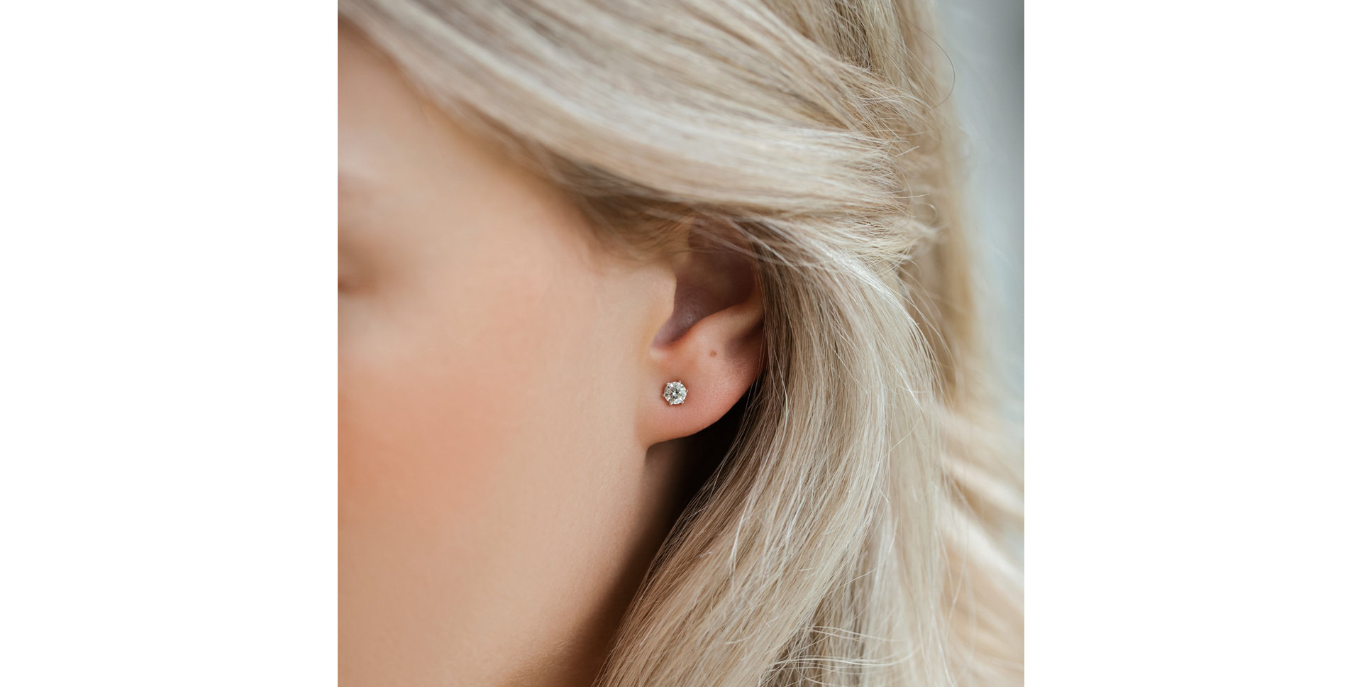 Náušnice s diamantom Essential Sparks