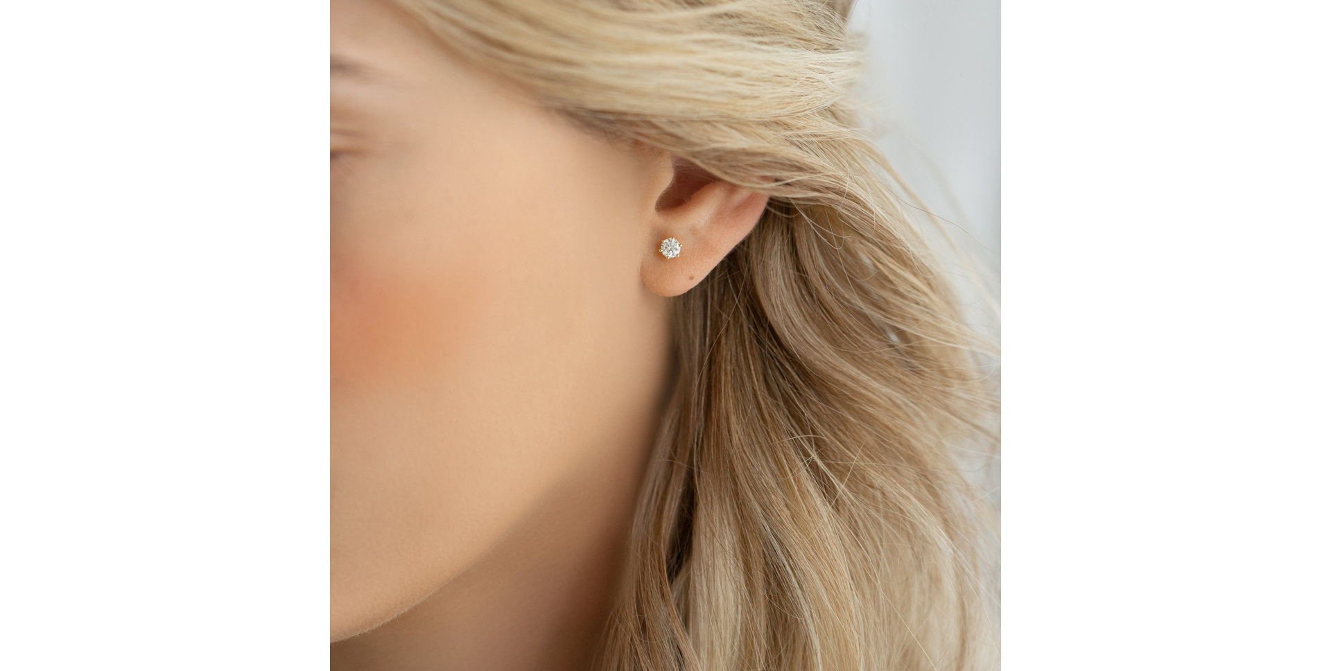 Náušnice s diamantom Essential Sparks