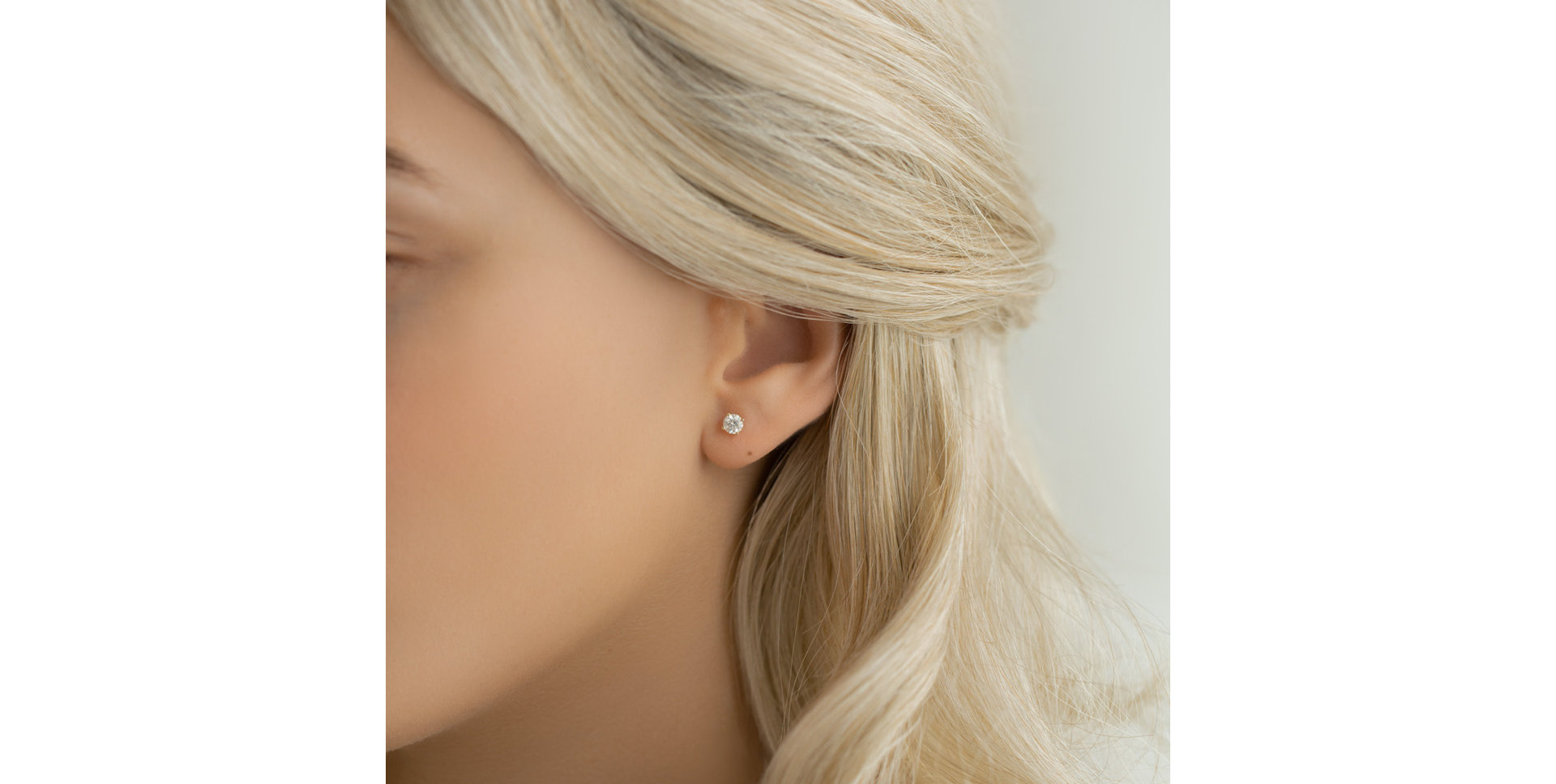 Náušnice s diamantom Essential Shine