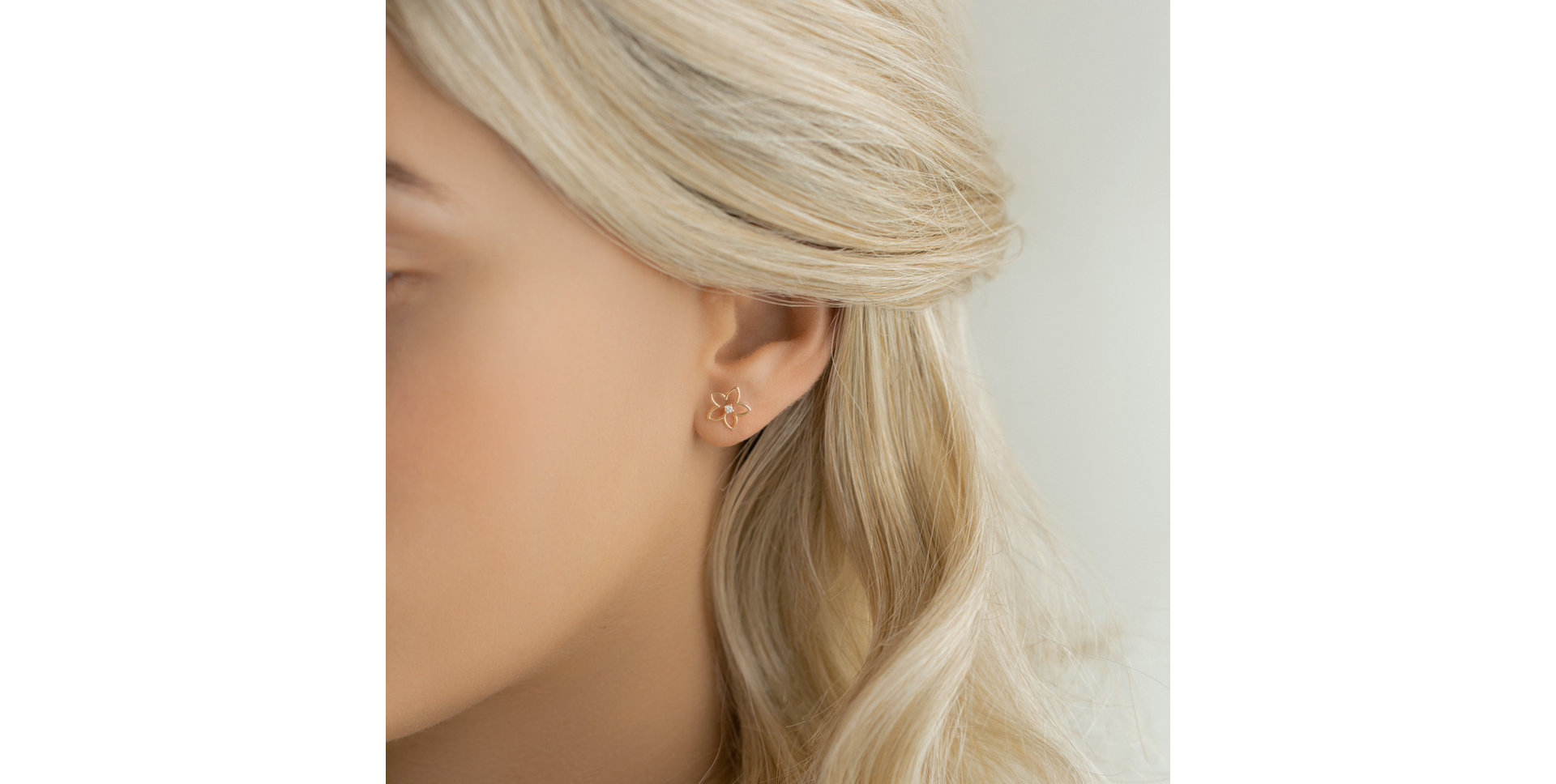 Náušnice s diamantom Flowery Dream