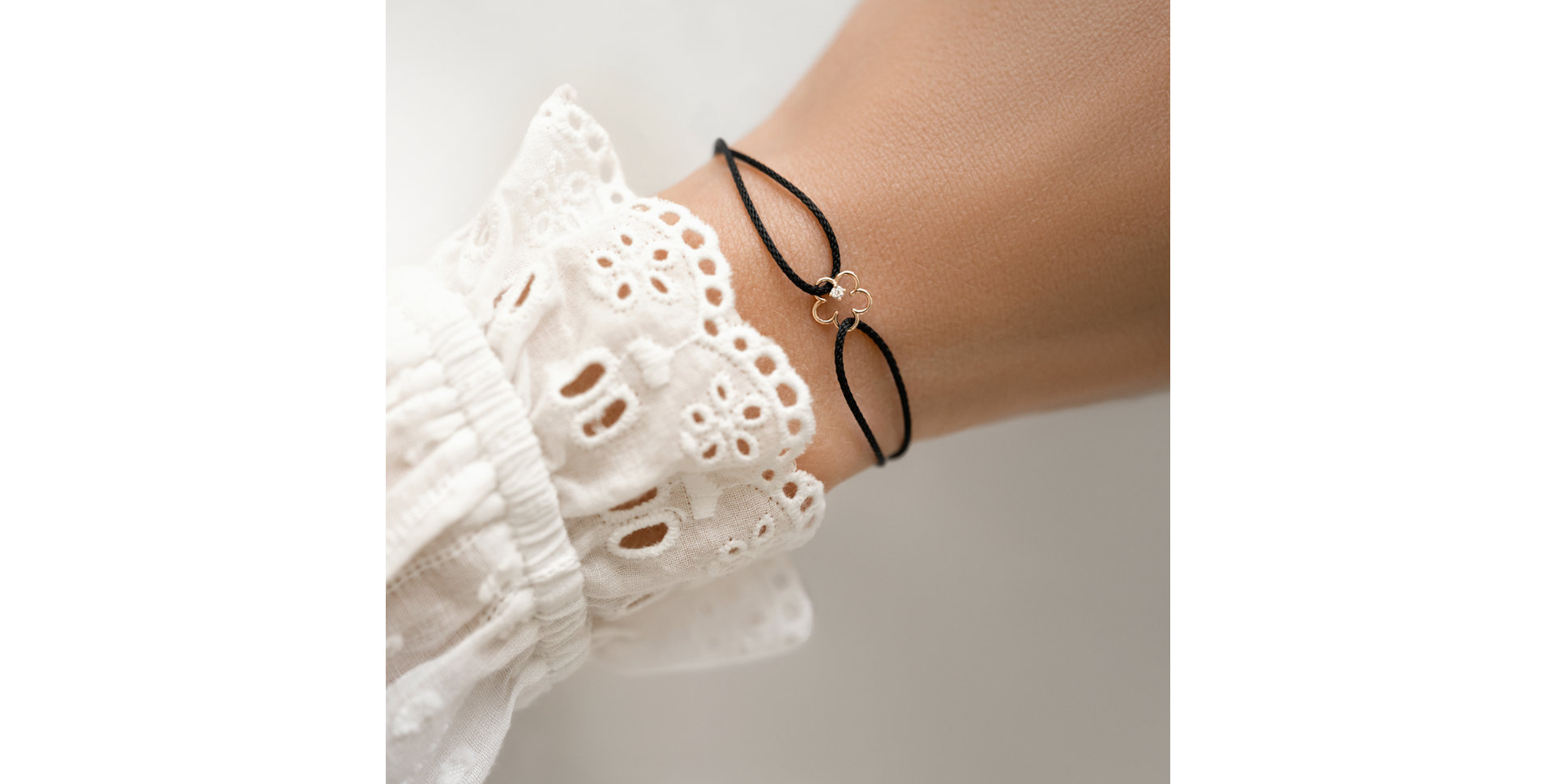 Náramok so šnúrkou Glossy daisy