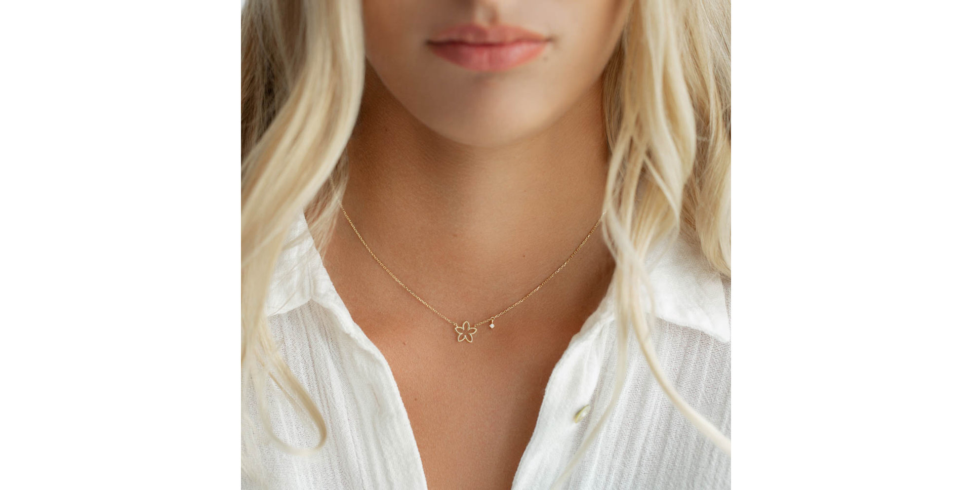 Náhrdelník s diamantom Petal of Grace