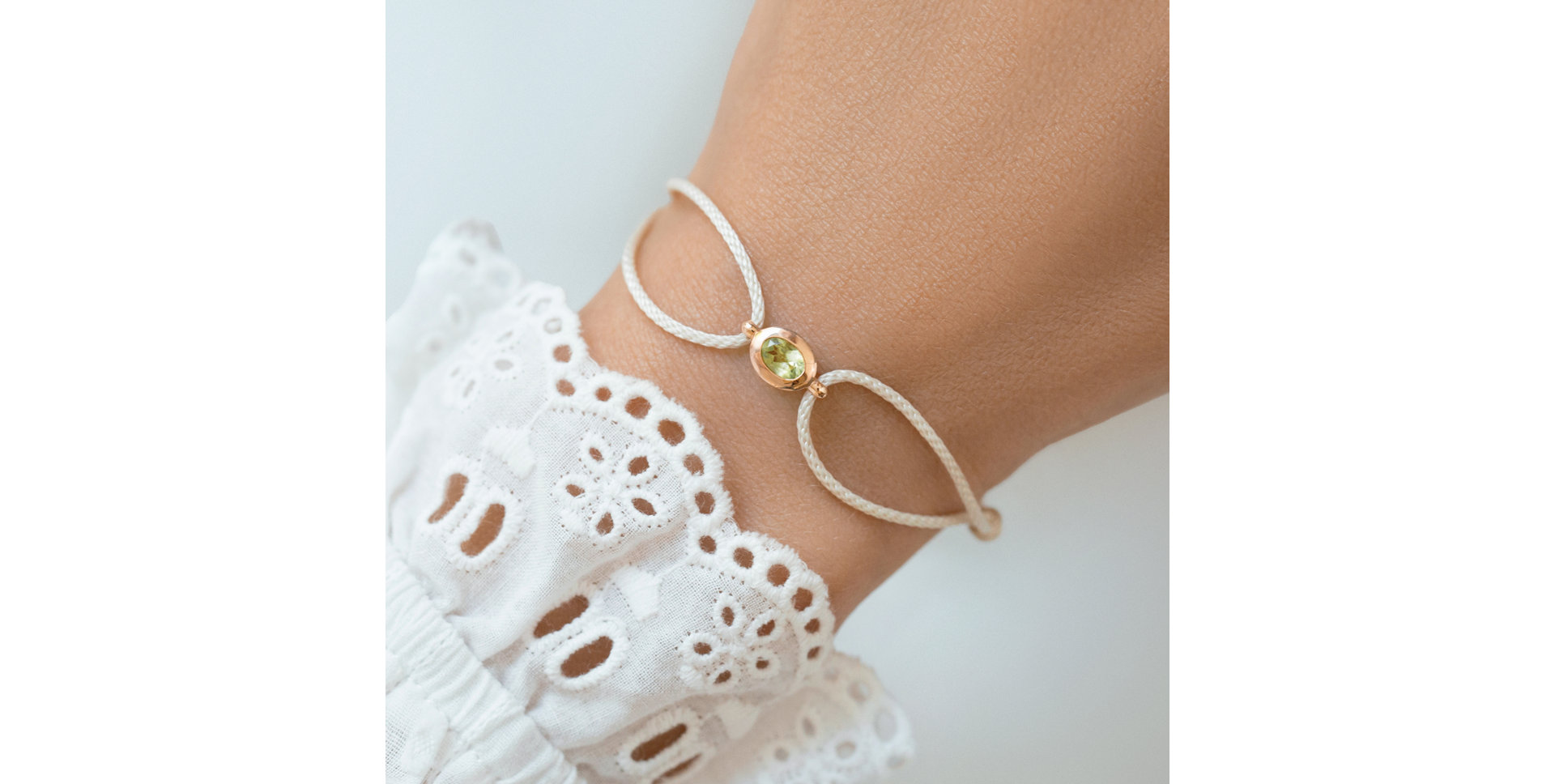 Náramok so šnúrkou a peridotom Third Eye