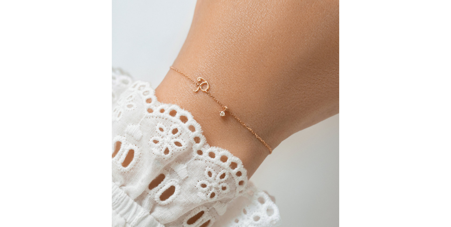 Náramok s diamantom Curly Letter Y