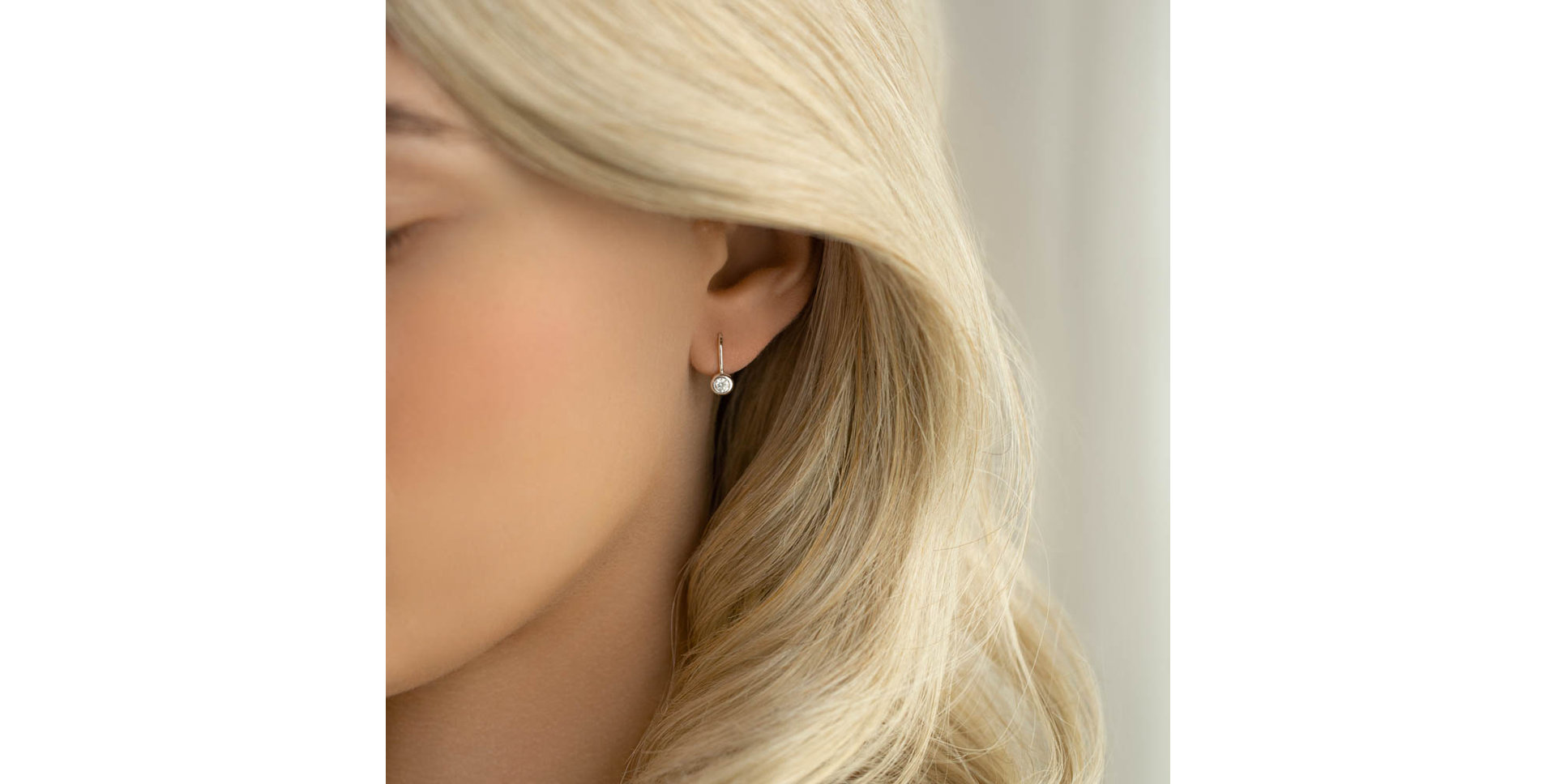 Náušnice s diamantom Sparkling Dots