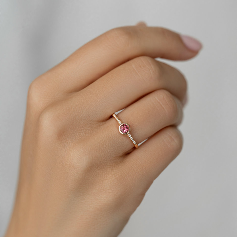 Prsteň s diamantmi a peridotom Regal Sparkle