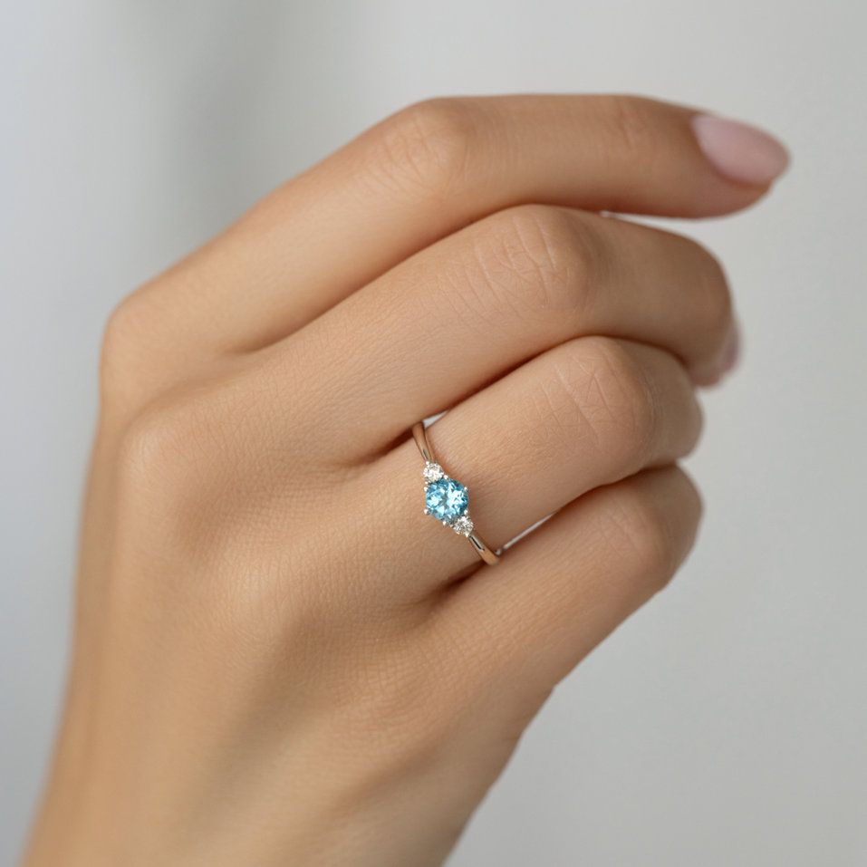 Prsteň s diamantmi a topásom Midnight Serenity