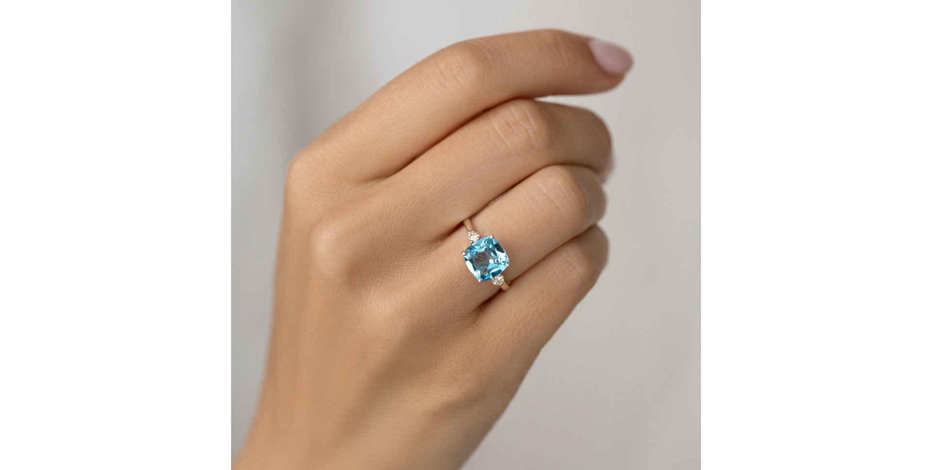 Prsteň s diamantmi a tanzanitom The Countess