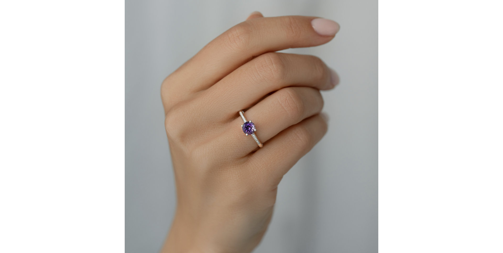 Prsteň s diamantmi a peridotom Satin