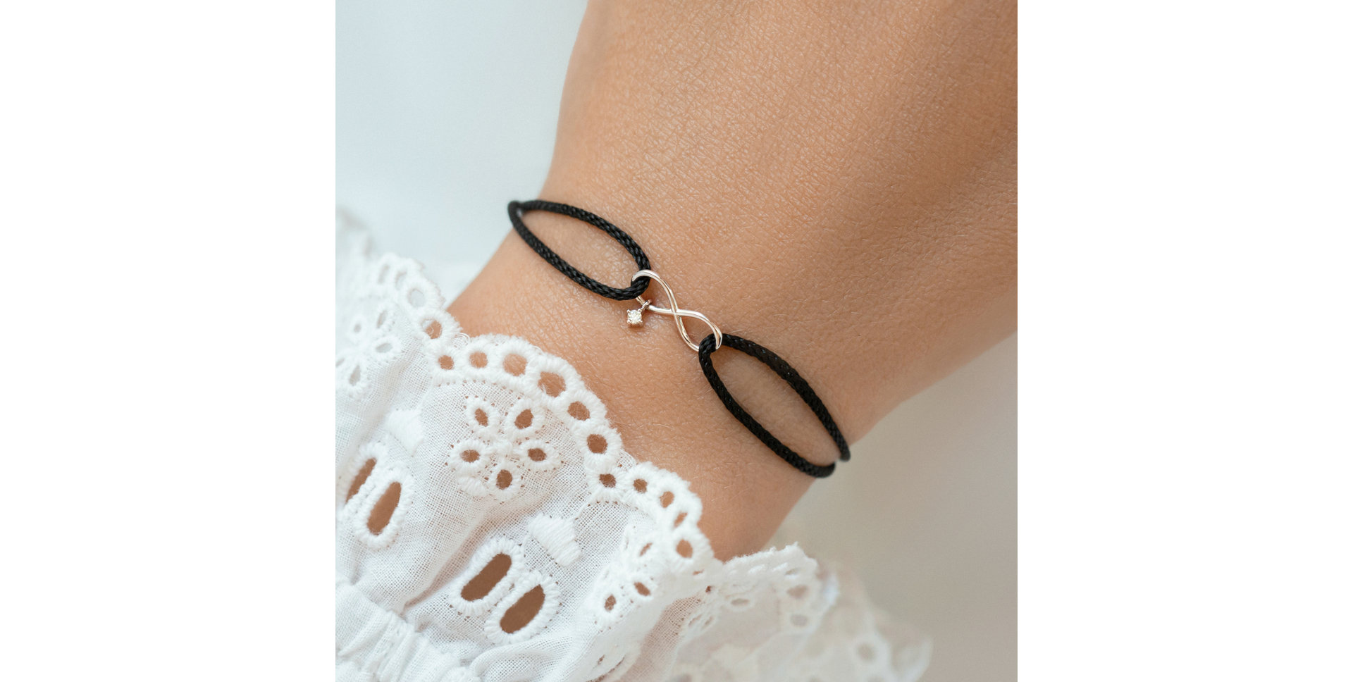 Náramek s diamantom Infinity Bond