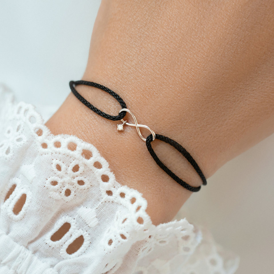 Náramek s diamantom Infinity Bond