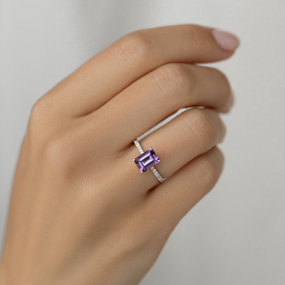 Prsteň s diamantmi a topásom Mireth