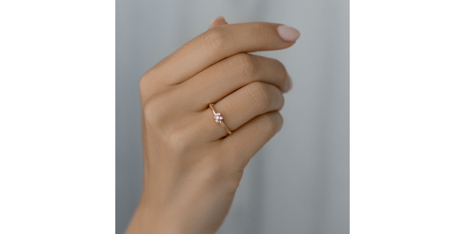 Prsteň s diamantom a zafírmi Karissa